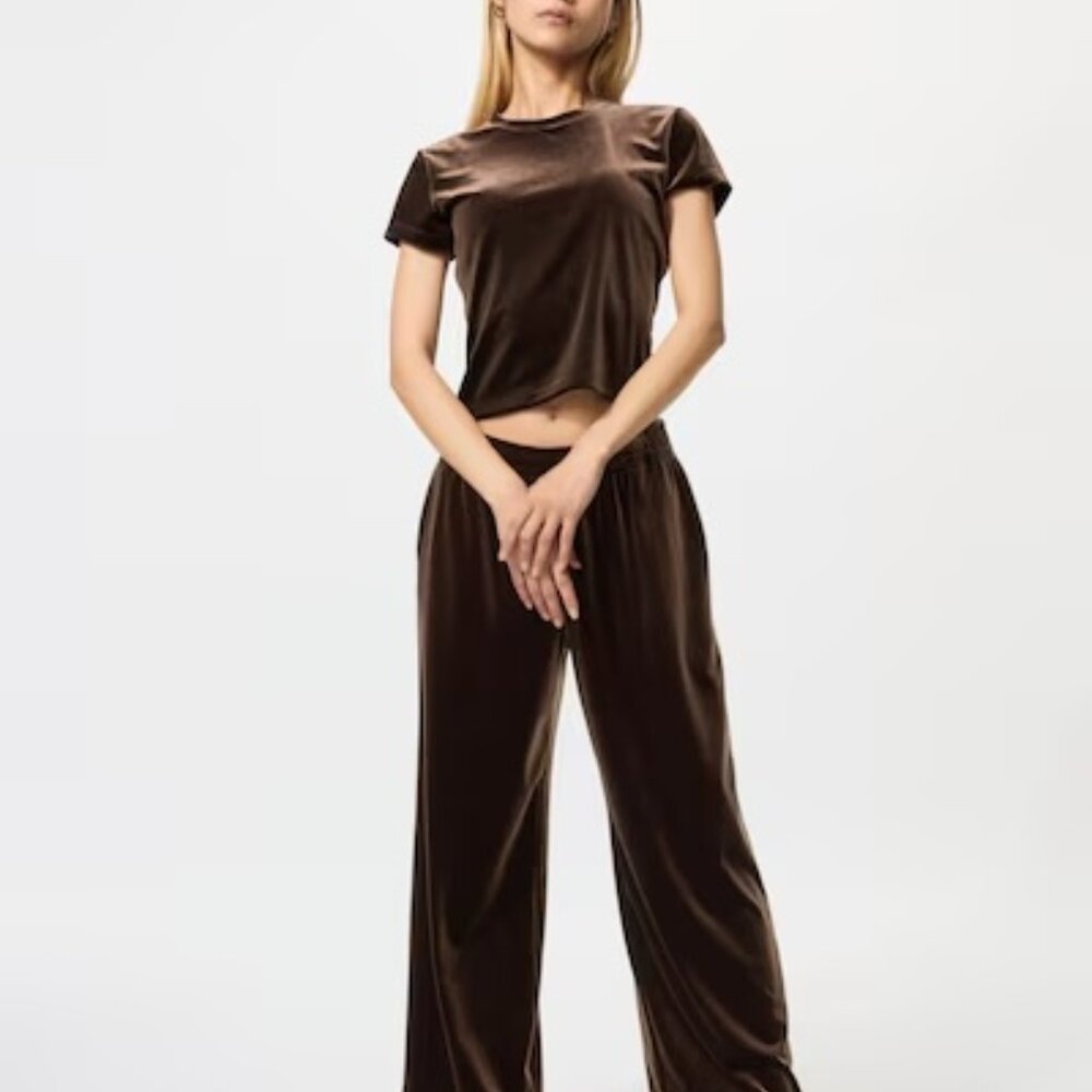 NWT Uniqlo Soft Velour Mini T-Shirt, M Brown